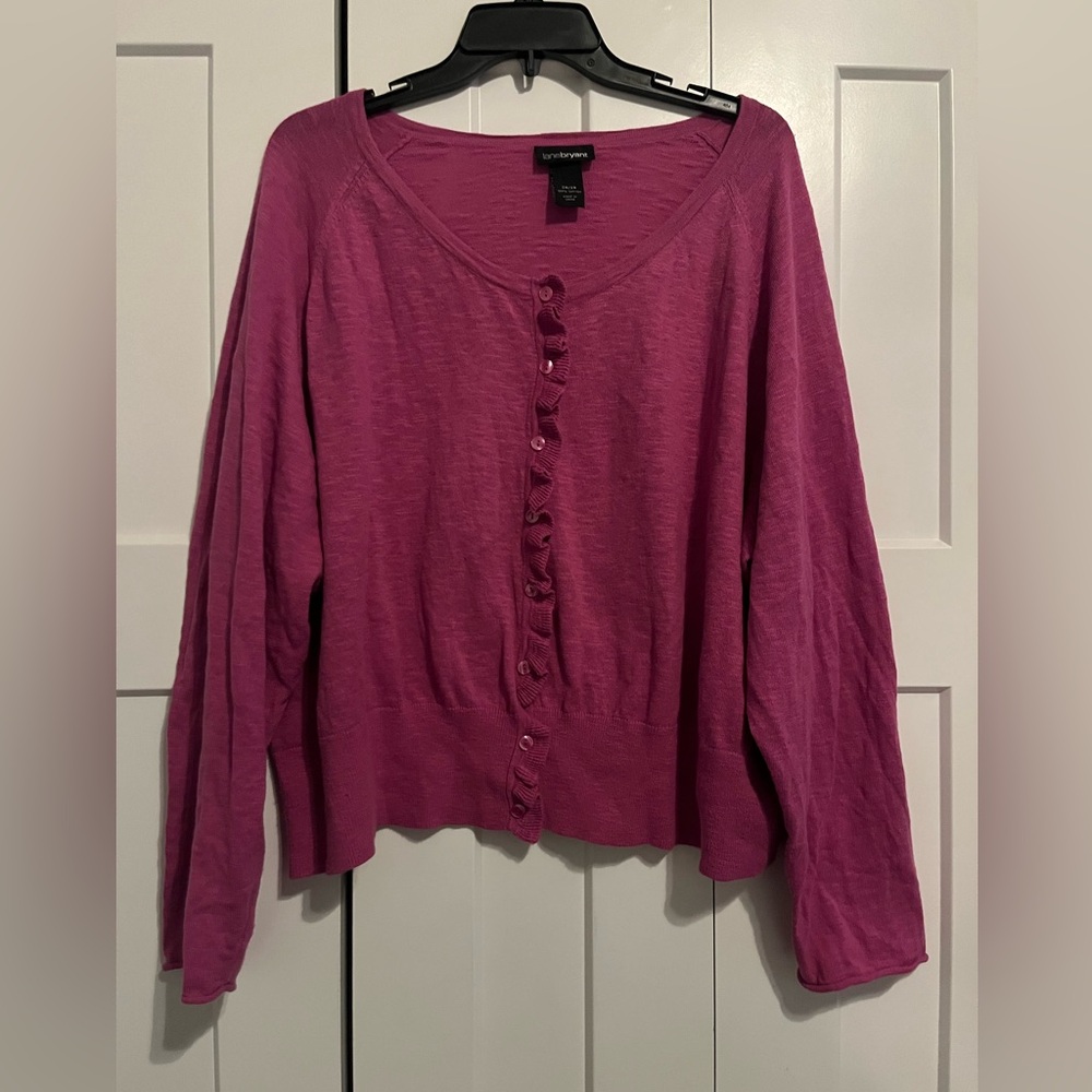 Plus size 26/28W Lane Bryant cardigan.